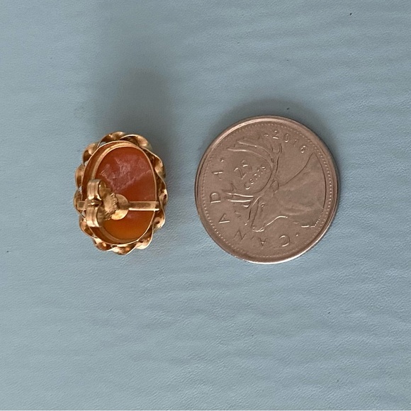 Vintage 14K Gold Hand Carved Shell Cameo Earrings - Picture 7 of 7